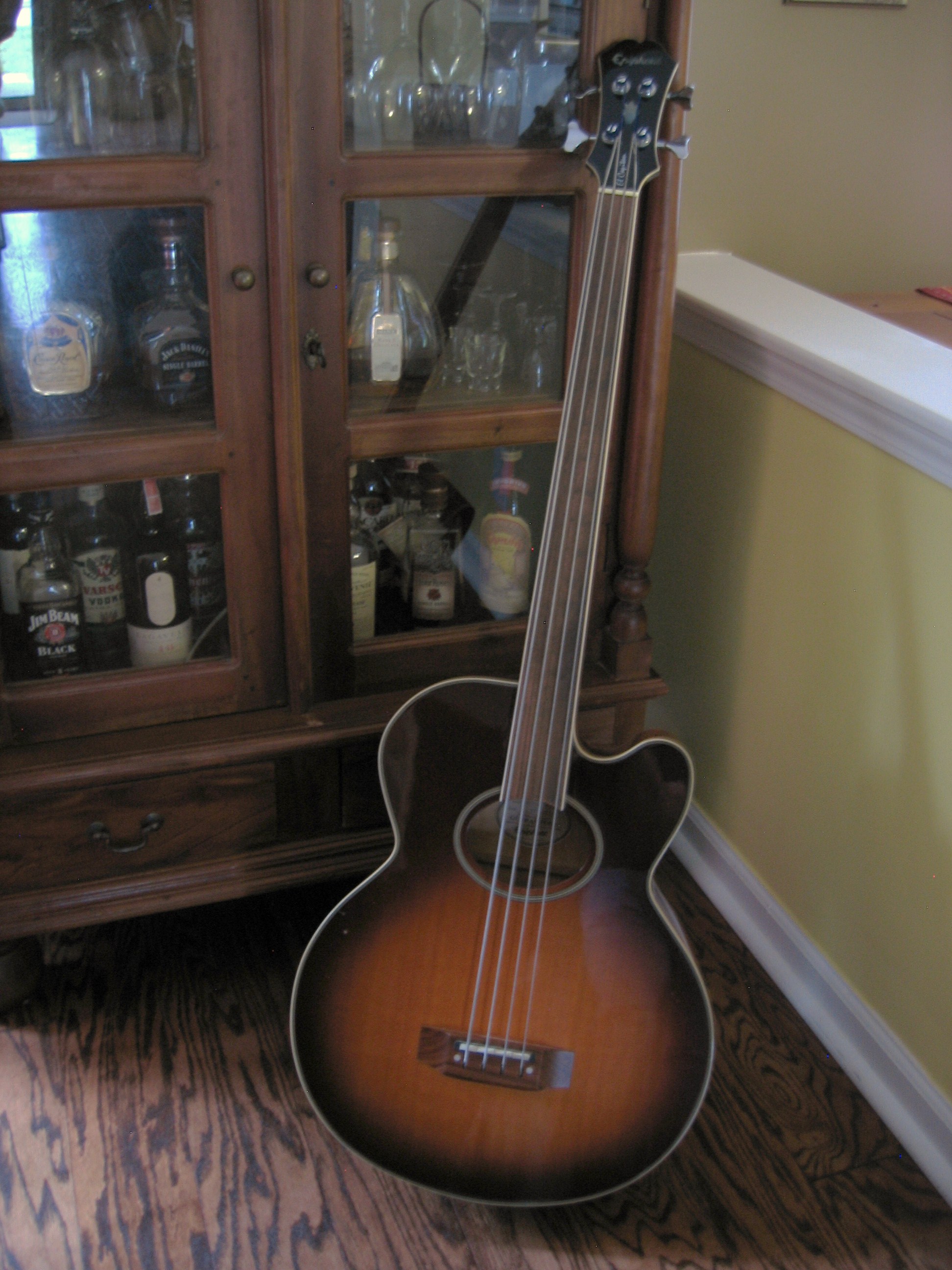 Gear Epiphone El Capitan Fretless Acoustic